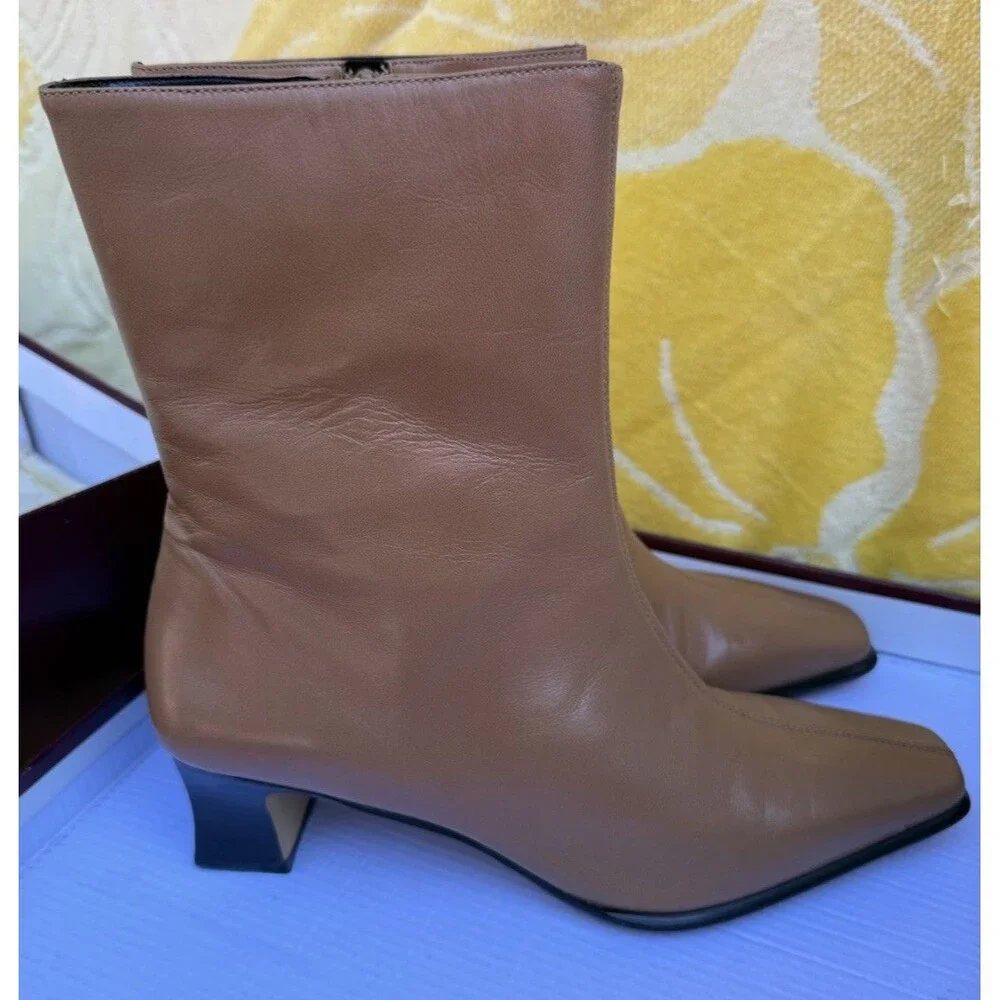 New In Box Etienne Aigner Camel Leather Camera Boots Size 8.5M